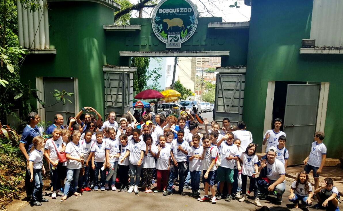 Assistidos em frente ao Bosque e Zoológico Municipal Dr. Fábio de Sá Barreto (Foto: Divulgação)